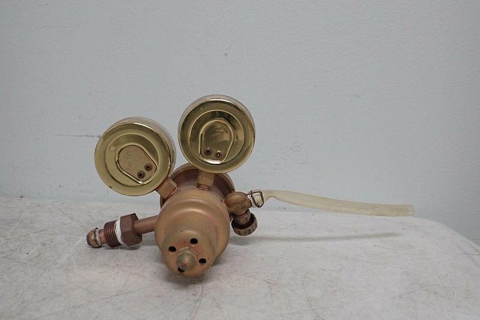Used Fisher Scientific Company FS-125 Compressed Gas Regulator with CGA-580 Fitting
