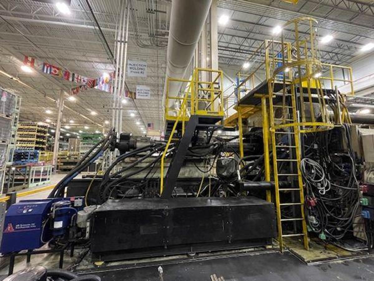 Used 3000 Ton Cincinnati Injection Mold Machine