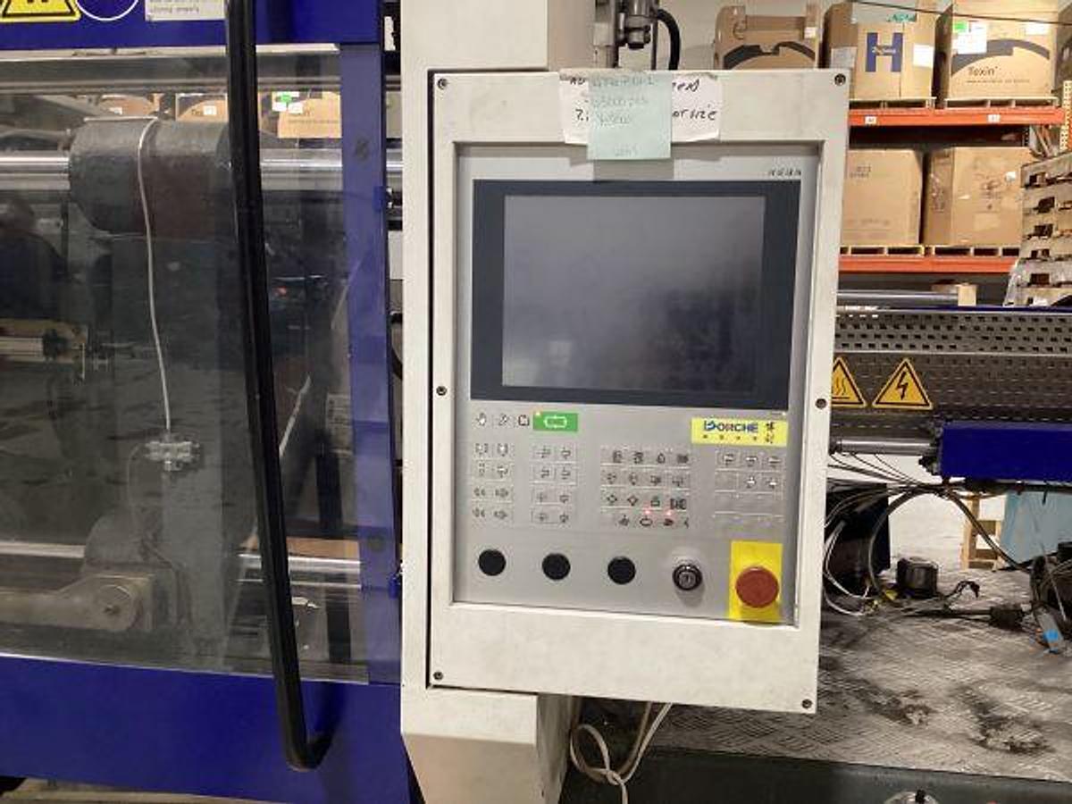 Used 220 Ton Borche Injection Mold Machine
