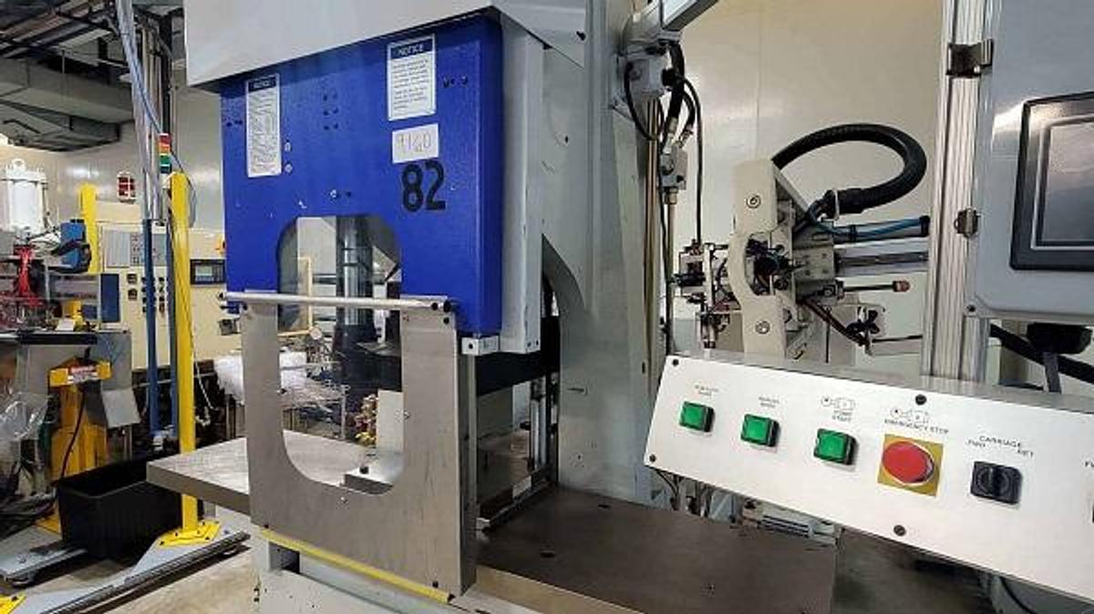 Used 80 Ton Newbury Shuttle Injection Mold Machine
Model Ve-80RS
