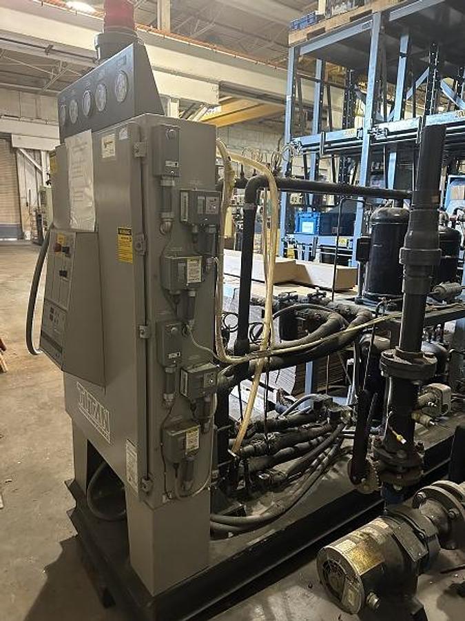 Used Advantage Dual Zone 15 Ton Titan Chiller w/450 gal. poly tank & lid