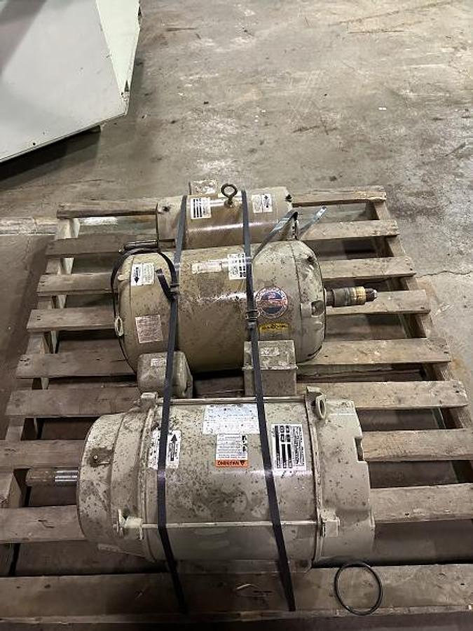 Used Dry Coolers 30 Ton WC Chiller w/Conair PT1400 Pump Tank