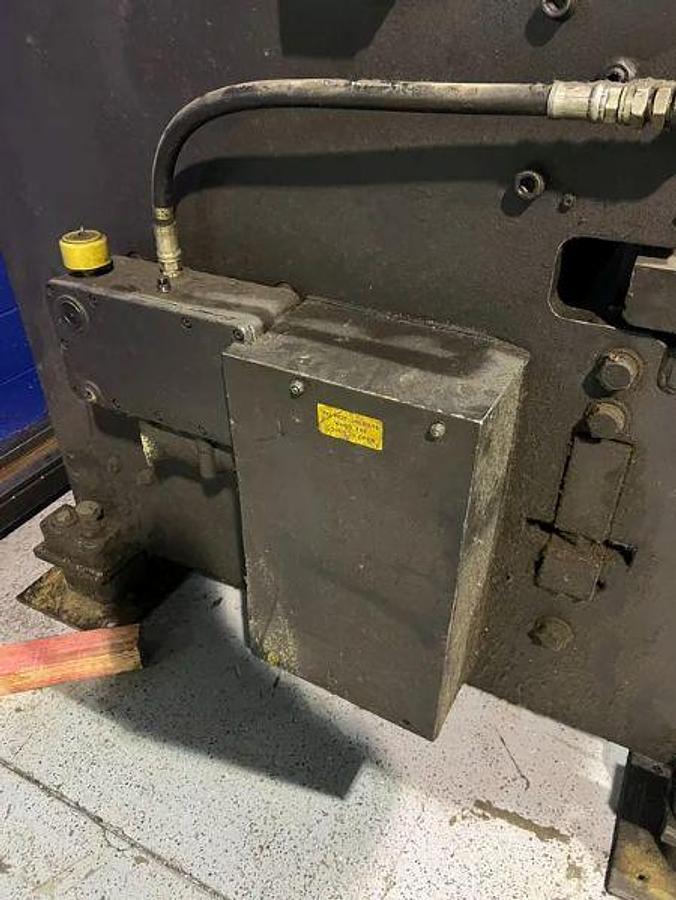 Used Amada M3060 Power Squaring Shear w/Programmable Back Gauge