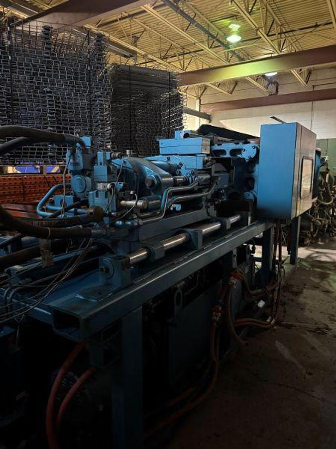 Used 110 Ton Cincinnati Injection Mold Machine