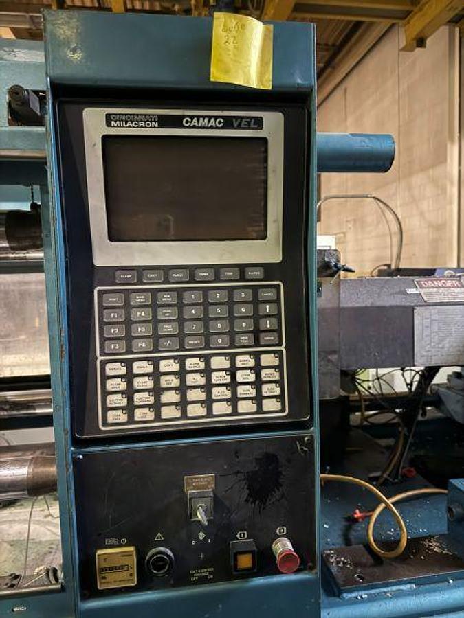Used 110 Ton Cincinnati Injection Mold Machine