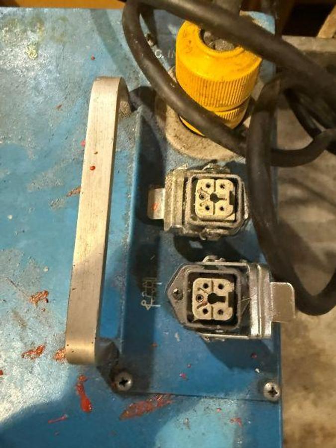 Used DME 2 Zone Hot Runner