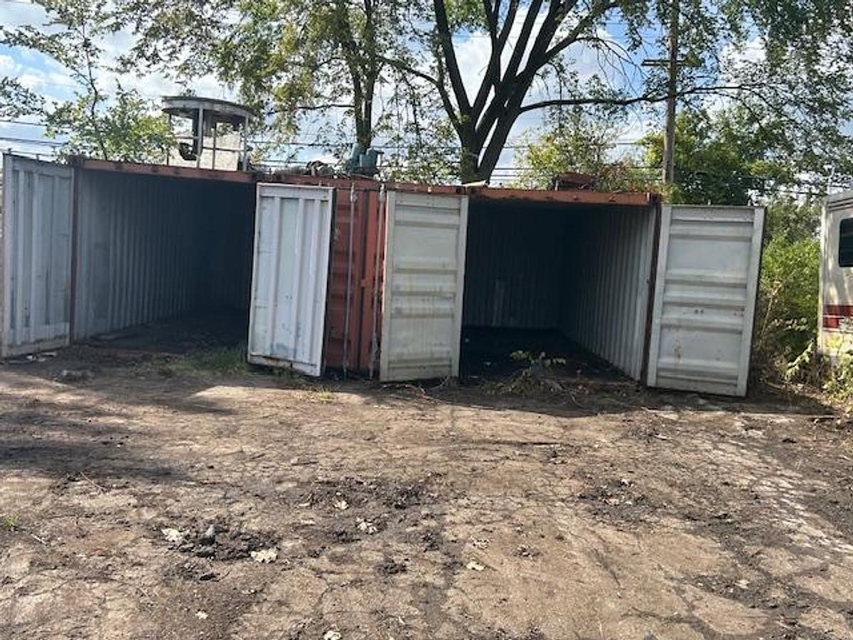 Used 20' Used Storage Containers