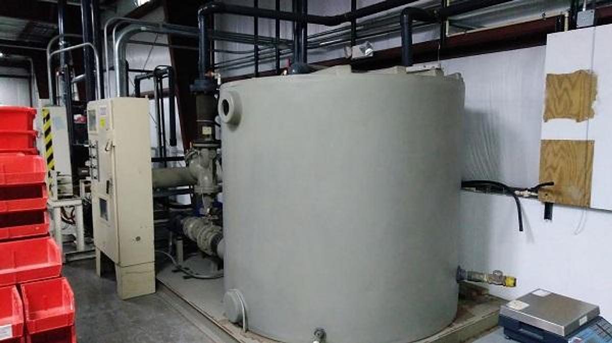 Used Dry Coolers 30 Ton WC Chiller w/Conair PT1400 Pump Tank