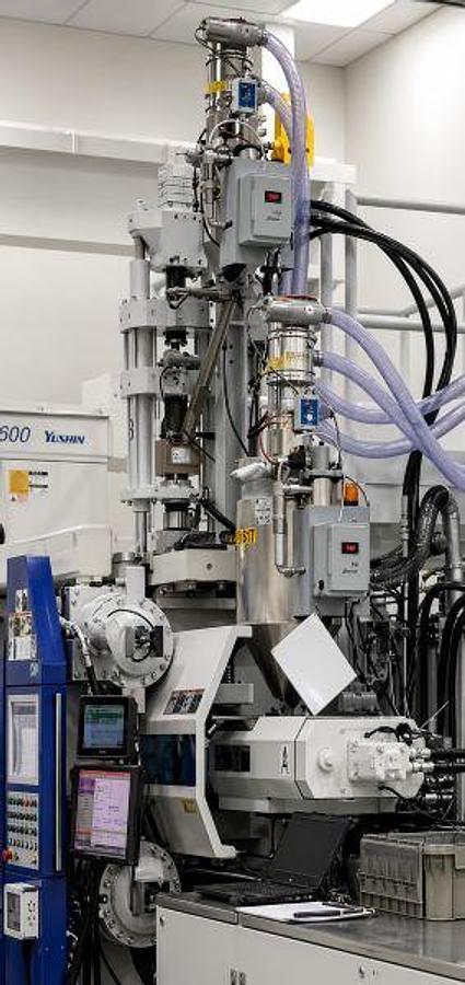 Used 400 Ton Battenfeld 2-Shot Injection Mold Machine