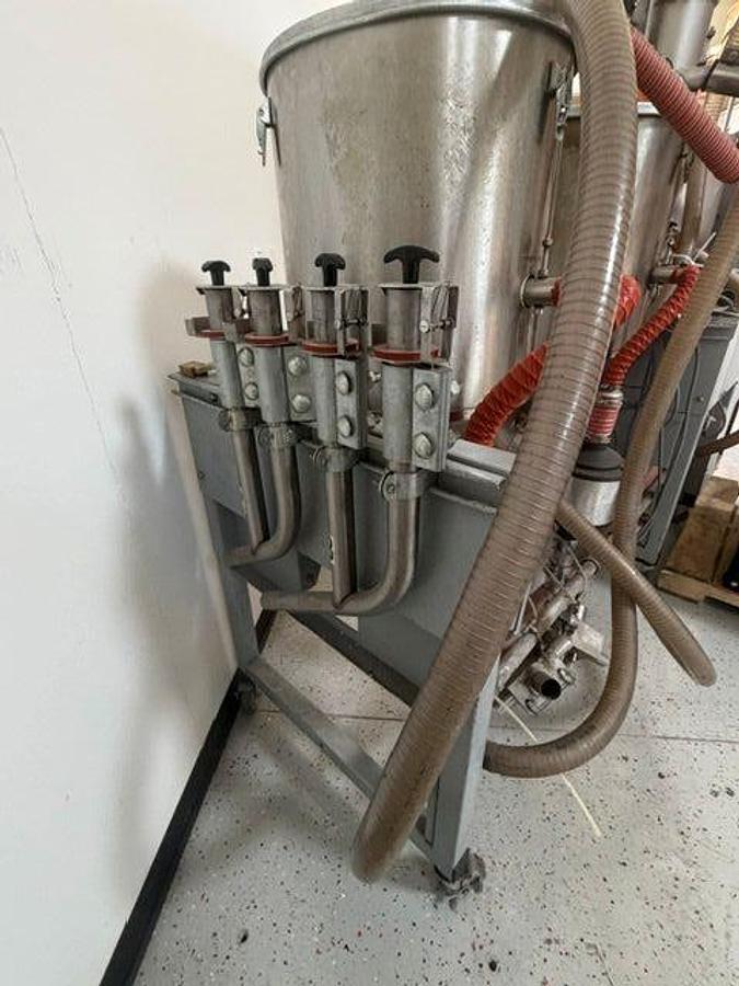 Used Motan Luxor 80 Dryer - Flexside w/3) 50 lbs hoppers on cart