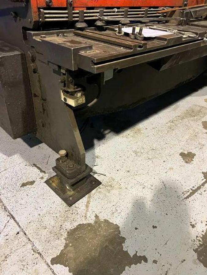 Used Amada M3060 Power Squaring Shear w/Programmable Back Gauge