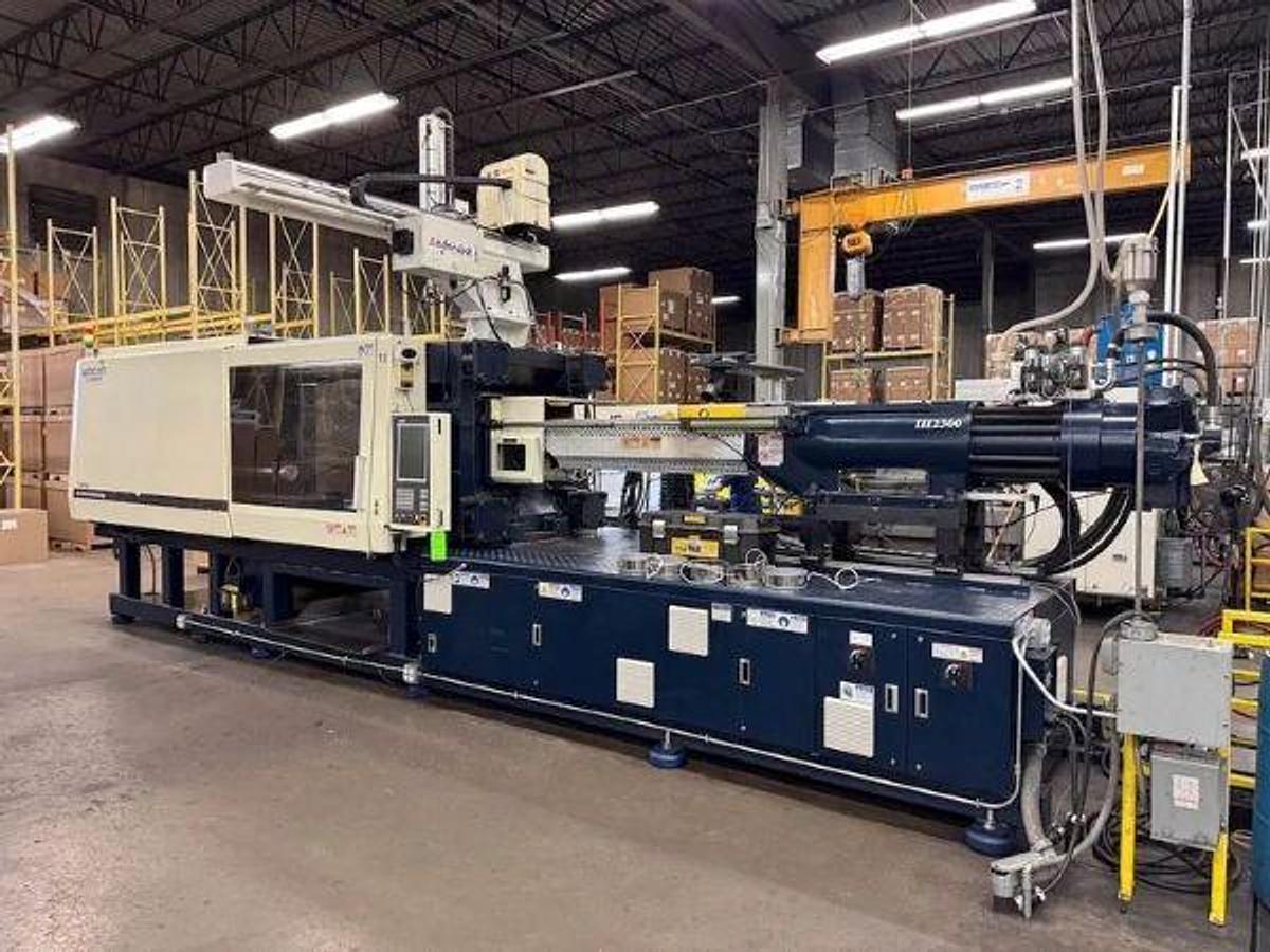 Used 496 Ton Woojin Injection Mold Machine