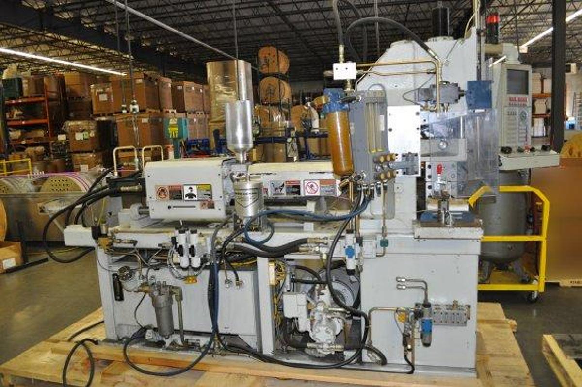 Used 30 Ton Van Dorn/Newbury Vert. Mold Mach