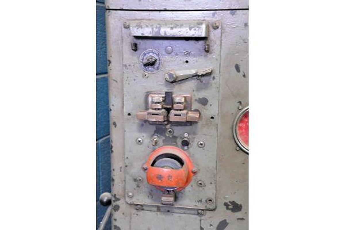 Used Do-All V-36 36" Vertical Bandsaw