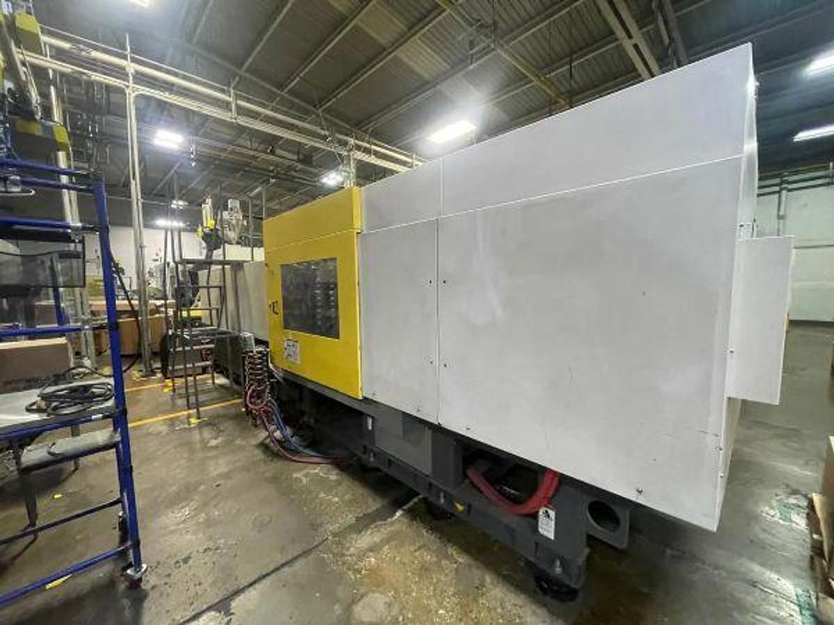Used 275 Ton Milacron Roboshot Injection Mold Machine