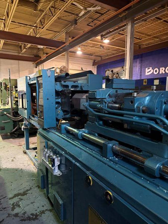 Used 110 Ton Cincinnati Injection Mold Machine