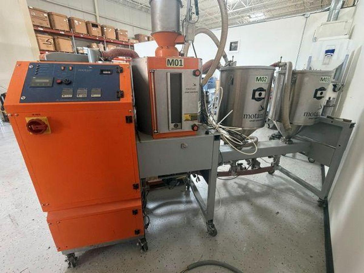 Used Motan Luxor 80 Dryer - Flexside w/3) 50 lbs hoppers on cart