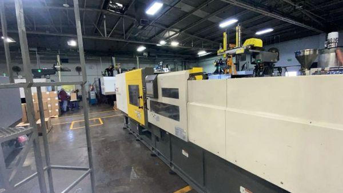 Used 275 Ton Milacron Roboshot Injection Mold Machine