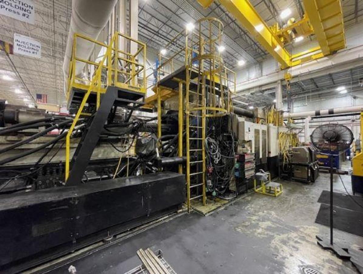 Used 3000 Ton Cincinnati Injection Mold Machine