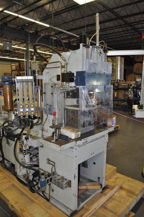 Used 30 Ton Van Dorn/Newbury Vert. Mold Mach