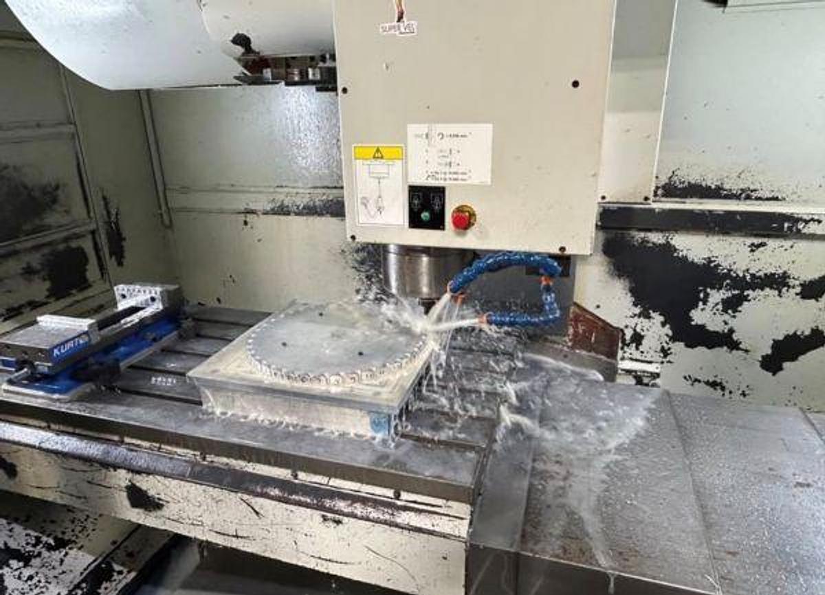 Used Hurco VMX42 Vertical Machining Center