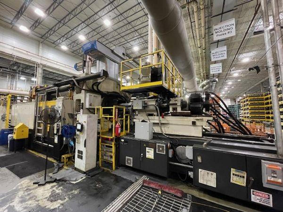 Used 3000 Ton Cincinnati Injection Mold Machine