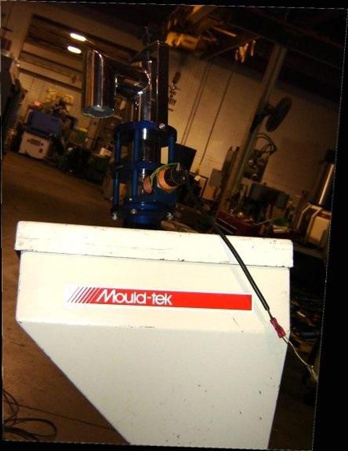 Used Mould-Tek Additive Feeder