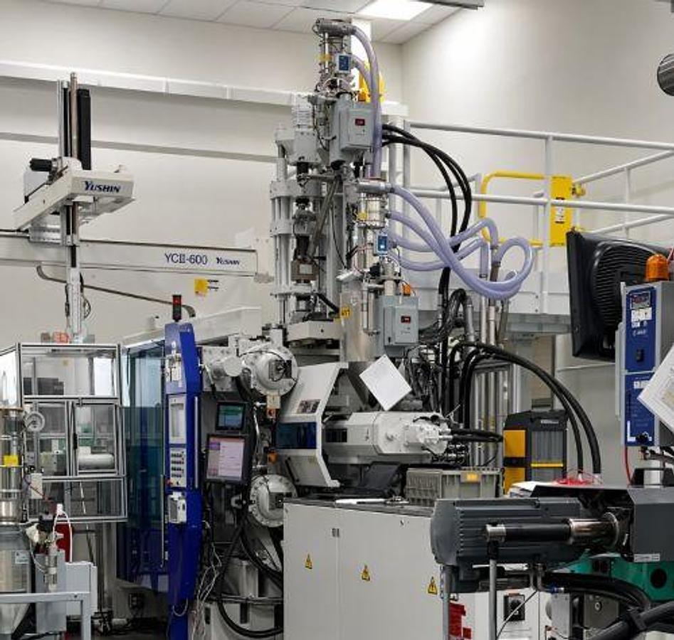 Used 400 Ton Battenfeld 2-Shot Injection Mold Machine