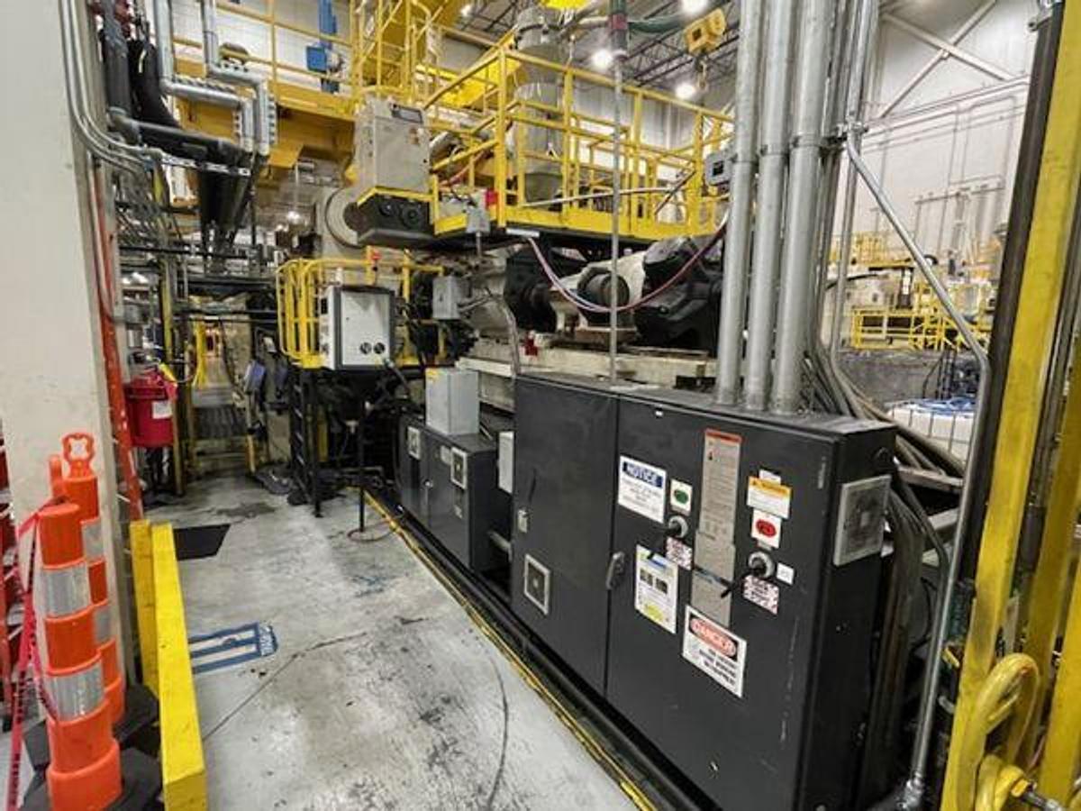 Used 3000 Ton Cincinnati Injection Mold Machine