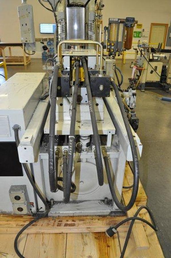 Used 30 Ton Van Dorn/Newbury Vert. Mold Mach