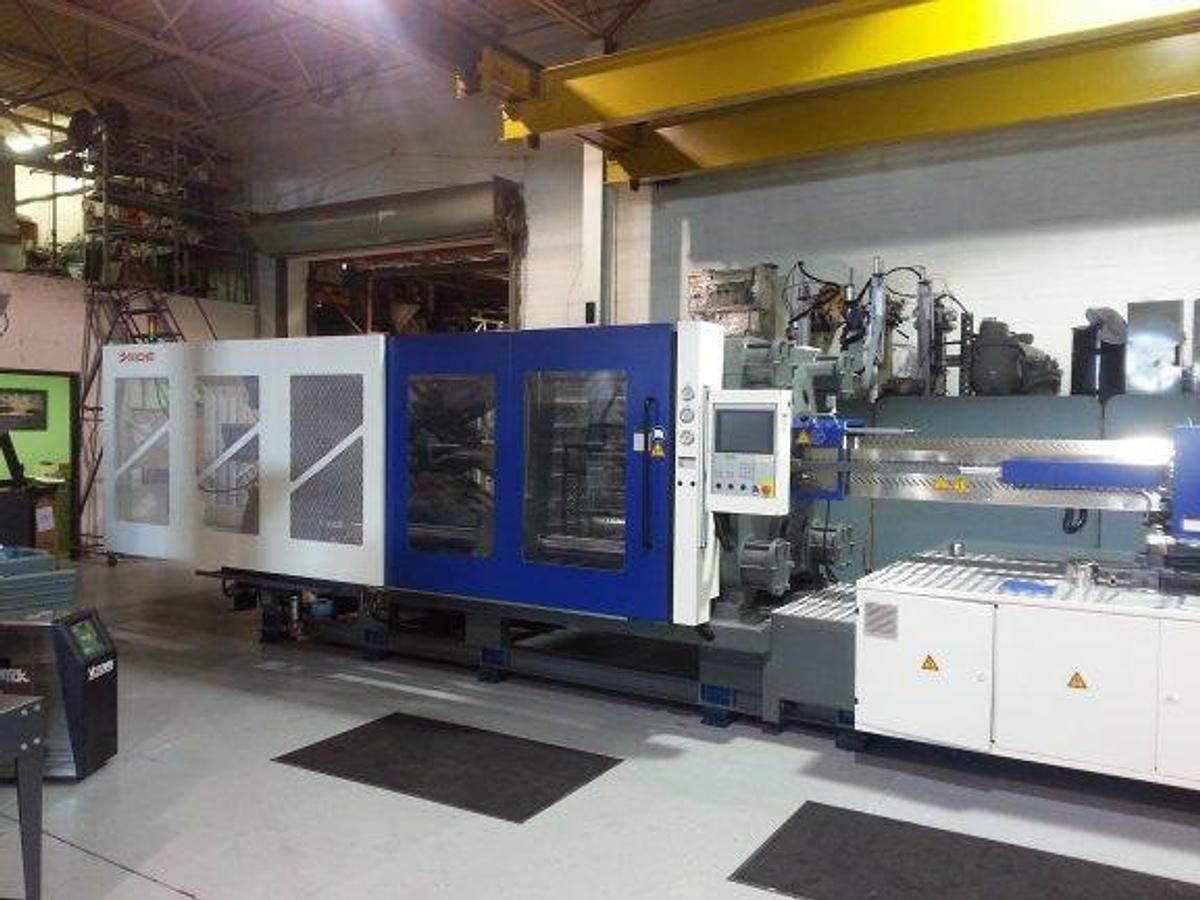 Used 715 Ton Borche Injection Mold Mach. NEW
