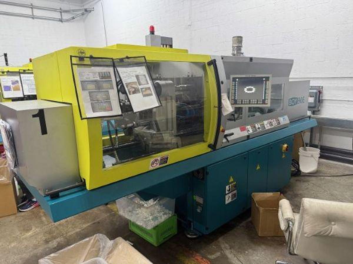 Used 90 Ton Boy Injection Mold Machine