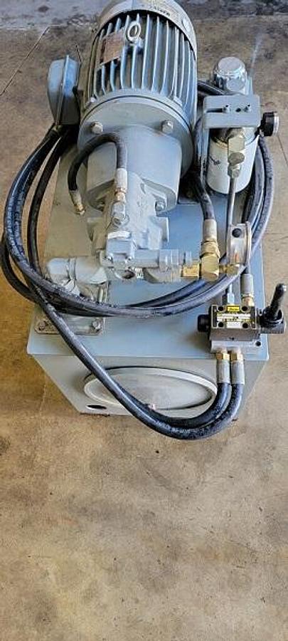 Used Matzka Hydraulic Core Pull Unit