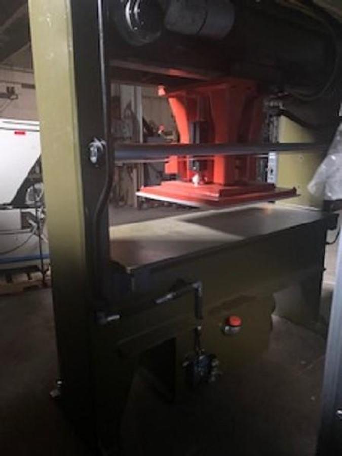 Used Simards TW588 40 Ton Die Cutting Press
