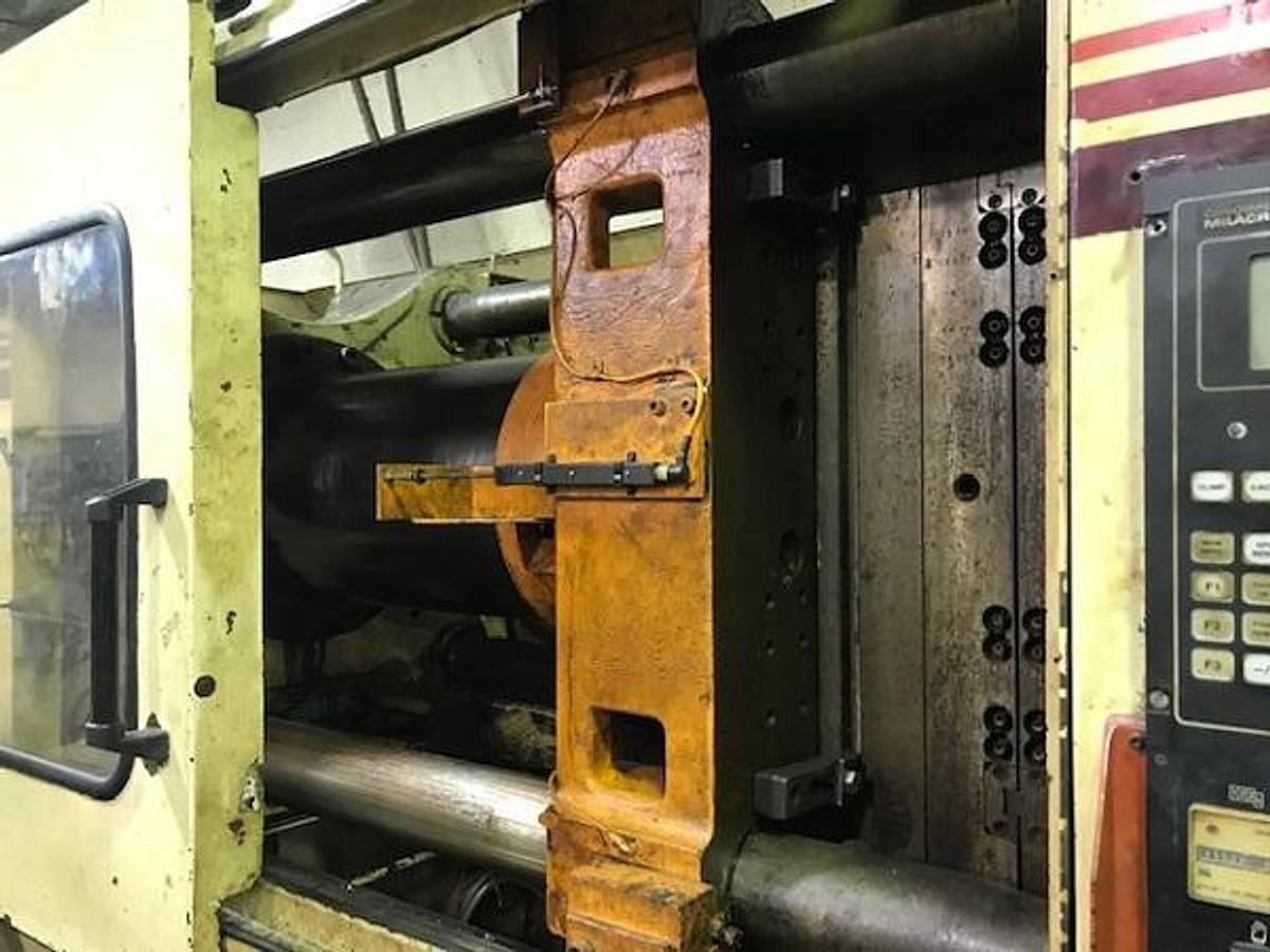 Used 400 Ton Cincinnati Injection Mold Mach.