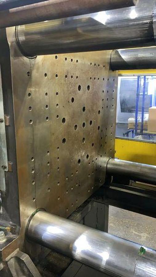 Used 275 Ton Milacron Roboshot Injection Mold Machine