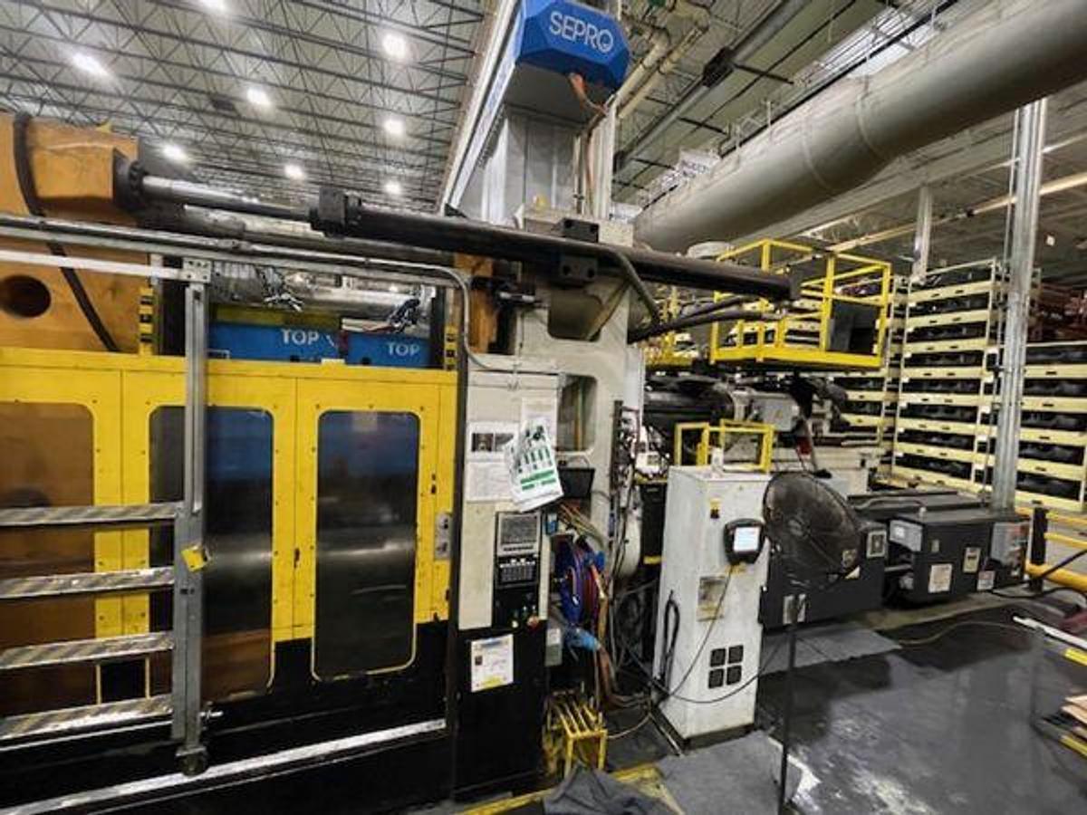 Used 3000 Ton Cincinnati Injection Mold Machine