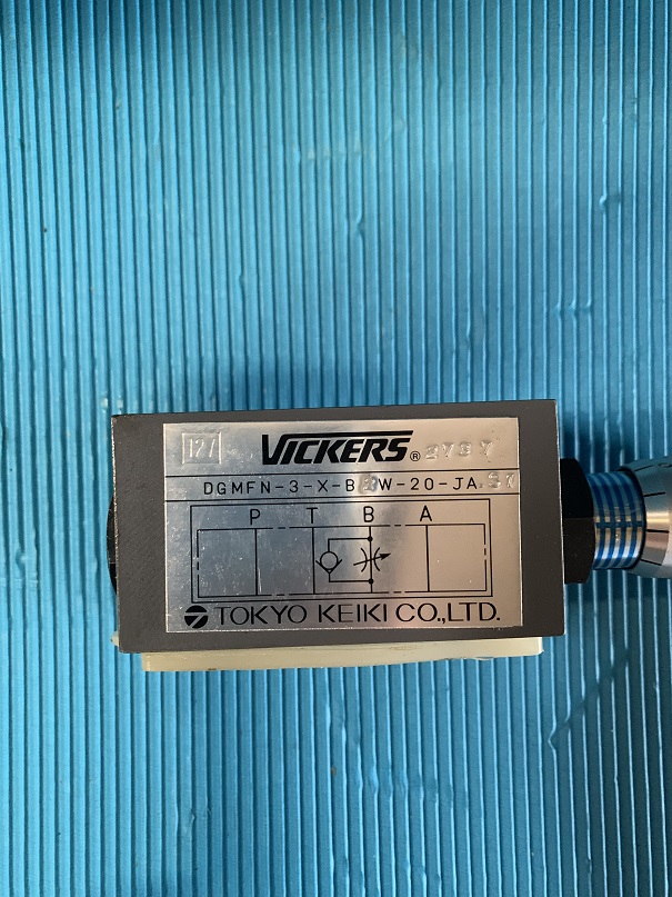 Used Vickers Solenoid Directional Valve DGMFN-3-X-B2W-20-JA