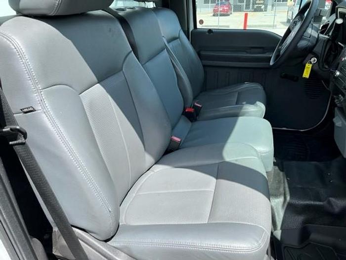 Used Altec AT40G Bucket Boom on 2015 Ford F550 Reg Cab Utility Truck - C46671