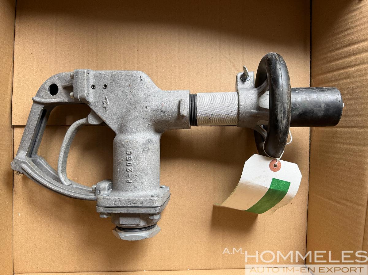 Nozzle, Fuel and Oil Servicing  4930-01-022-7901