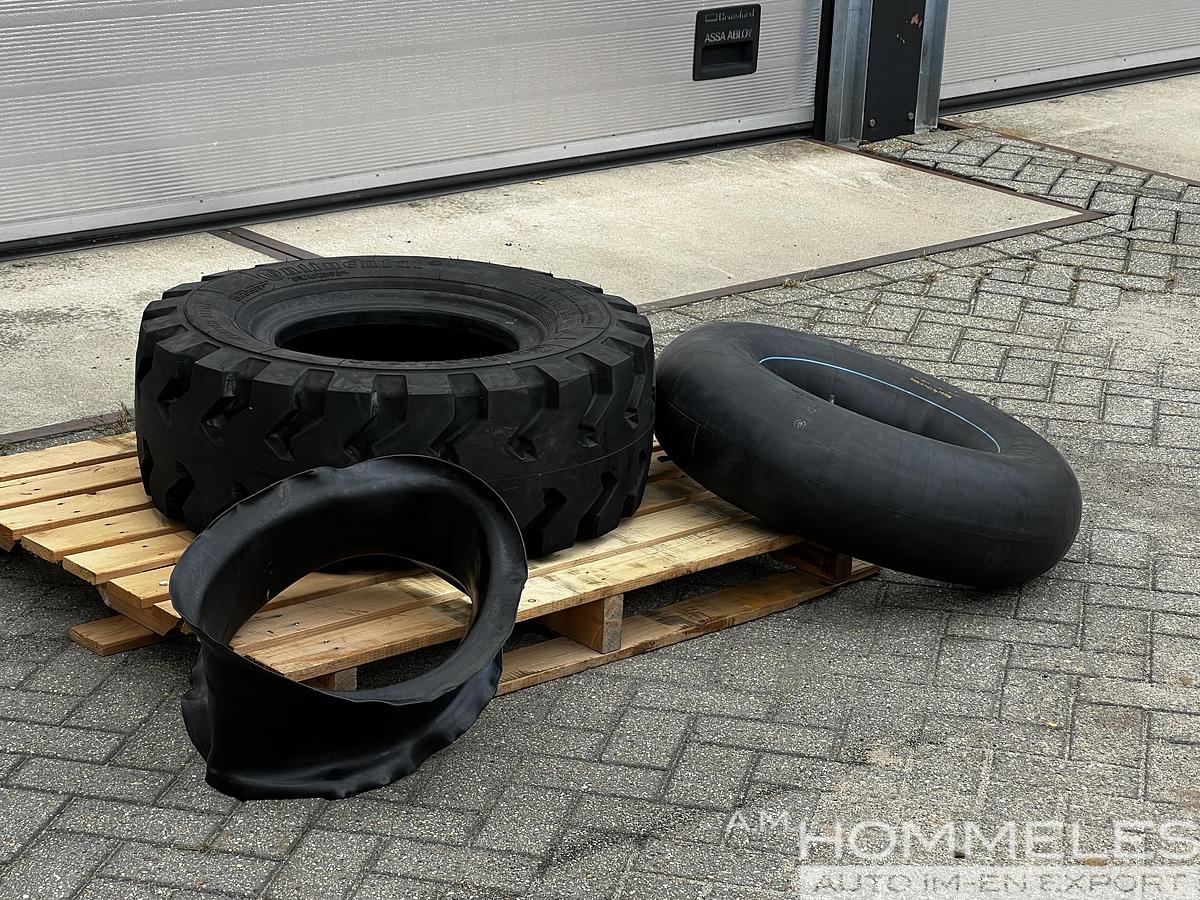 Continental 315/70R15 (300-15)  22PR