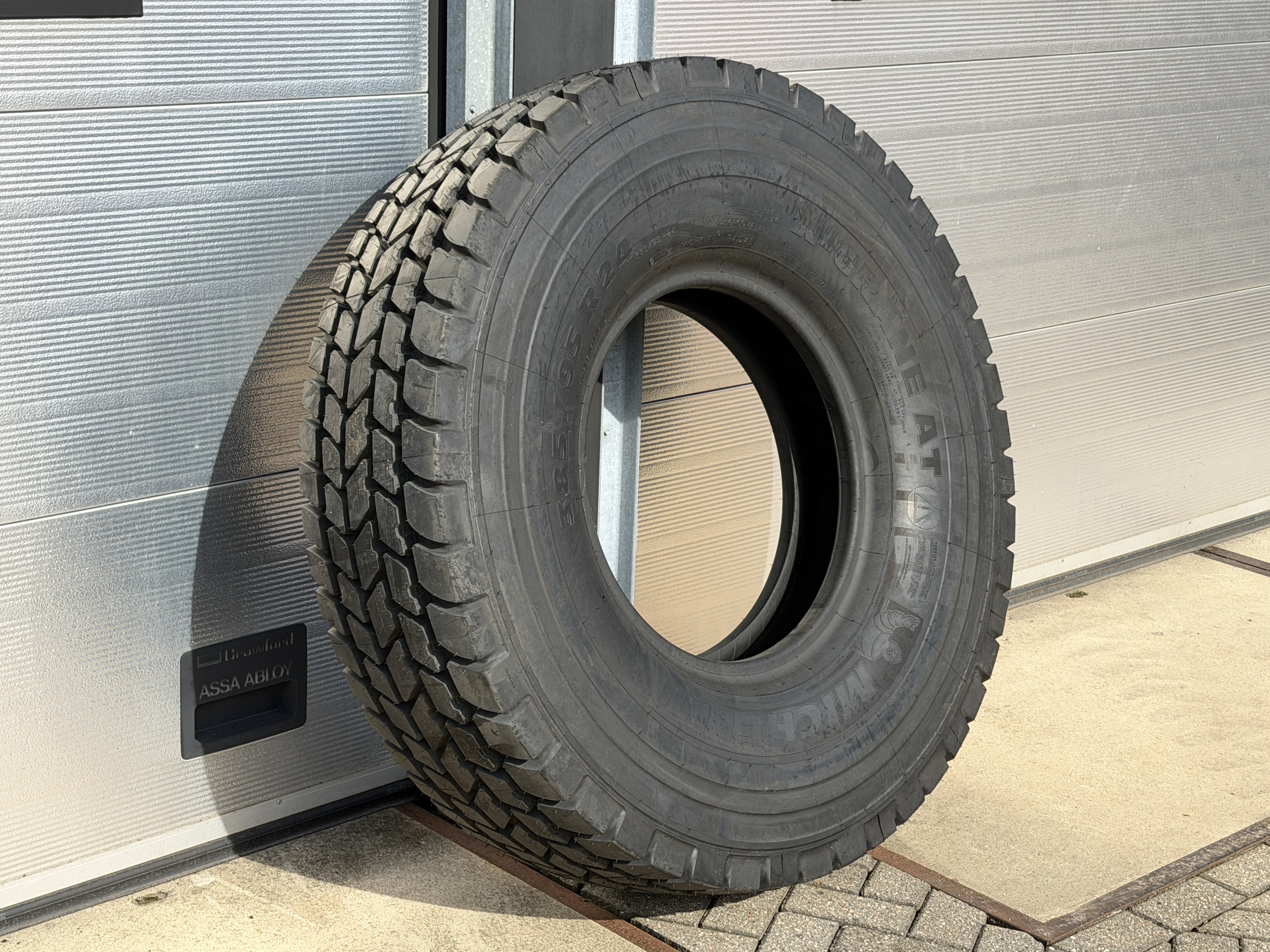 2018 MICHELIN X-CRANE AT 385/95R24