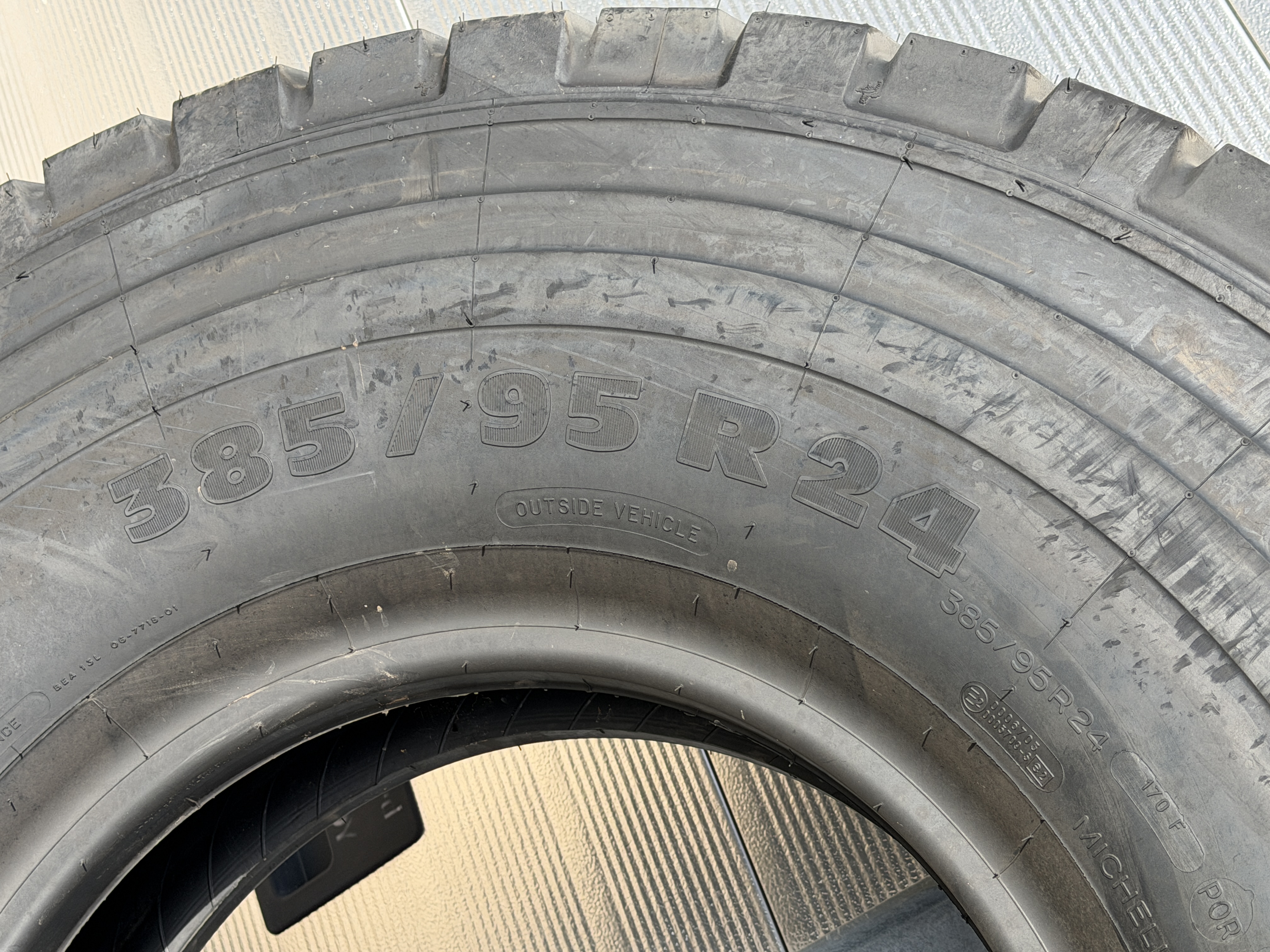 2018 MICHELIN X-CRANE AT 385/95R24