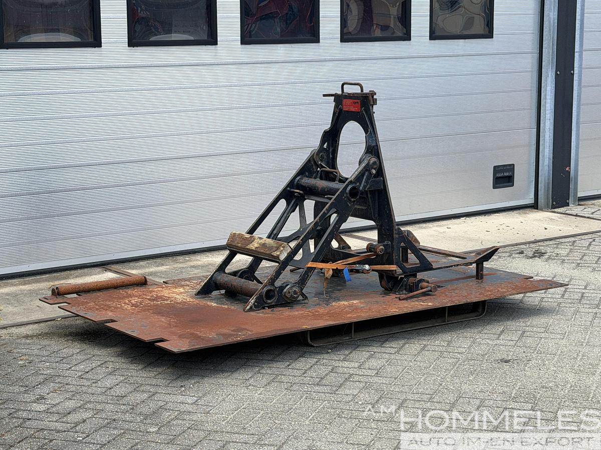 Used Transport support for the ICE vibratory hammer