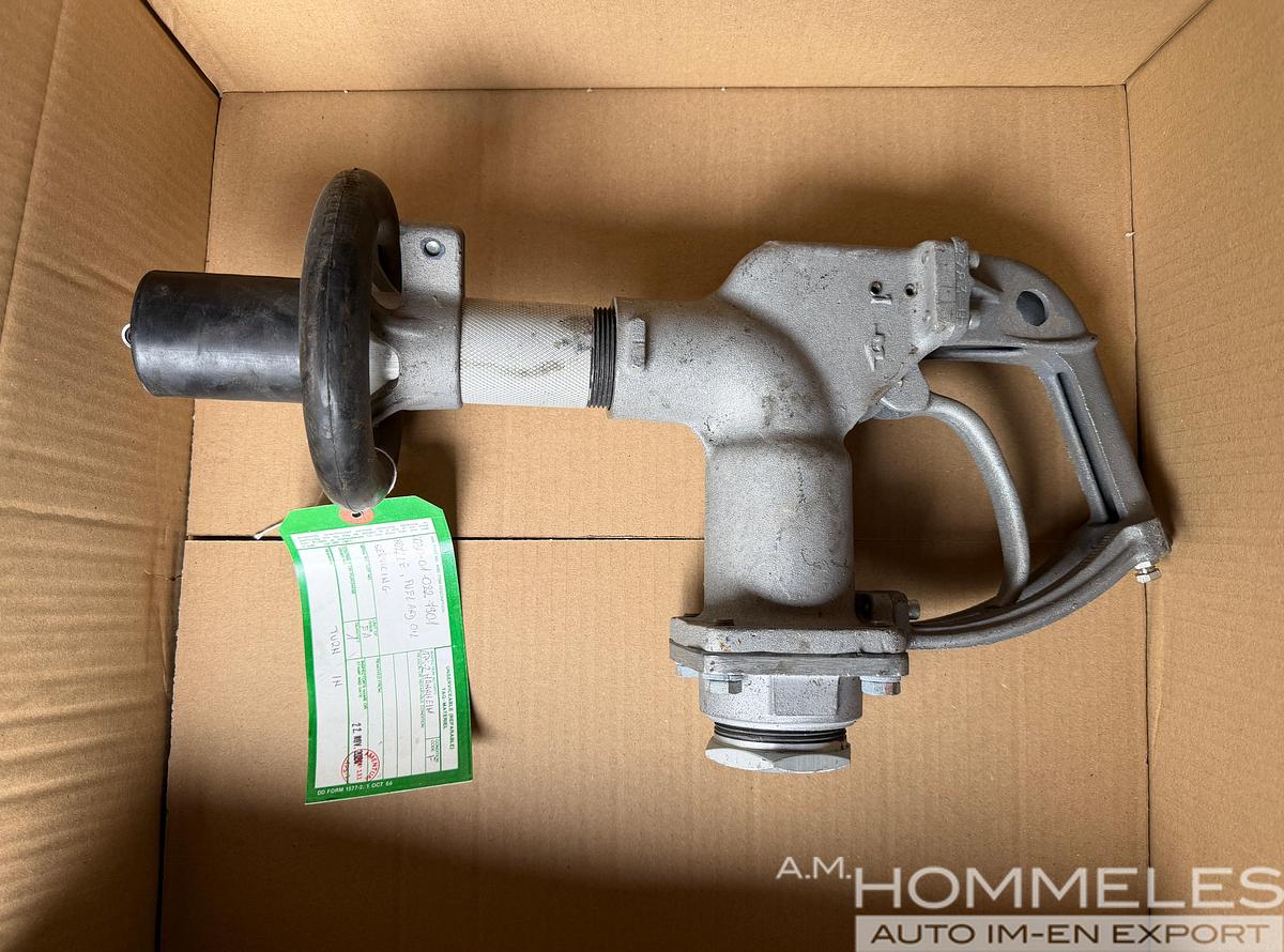 Nozzle, Fuel and Oil Servicing  4930-01-022-7901