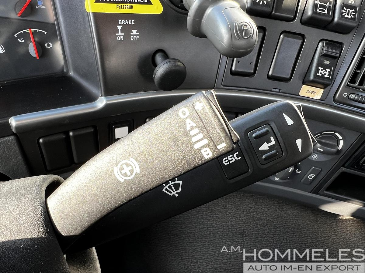 Used VOLVO FM 330 6X4, Multilift, EUR 5