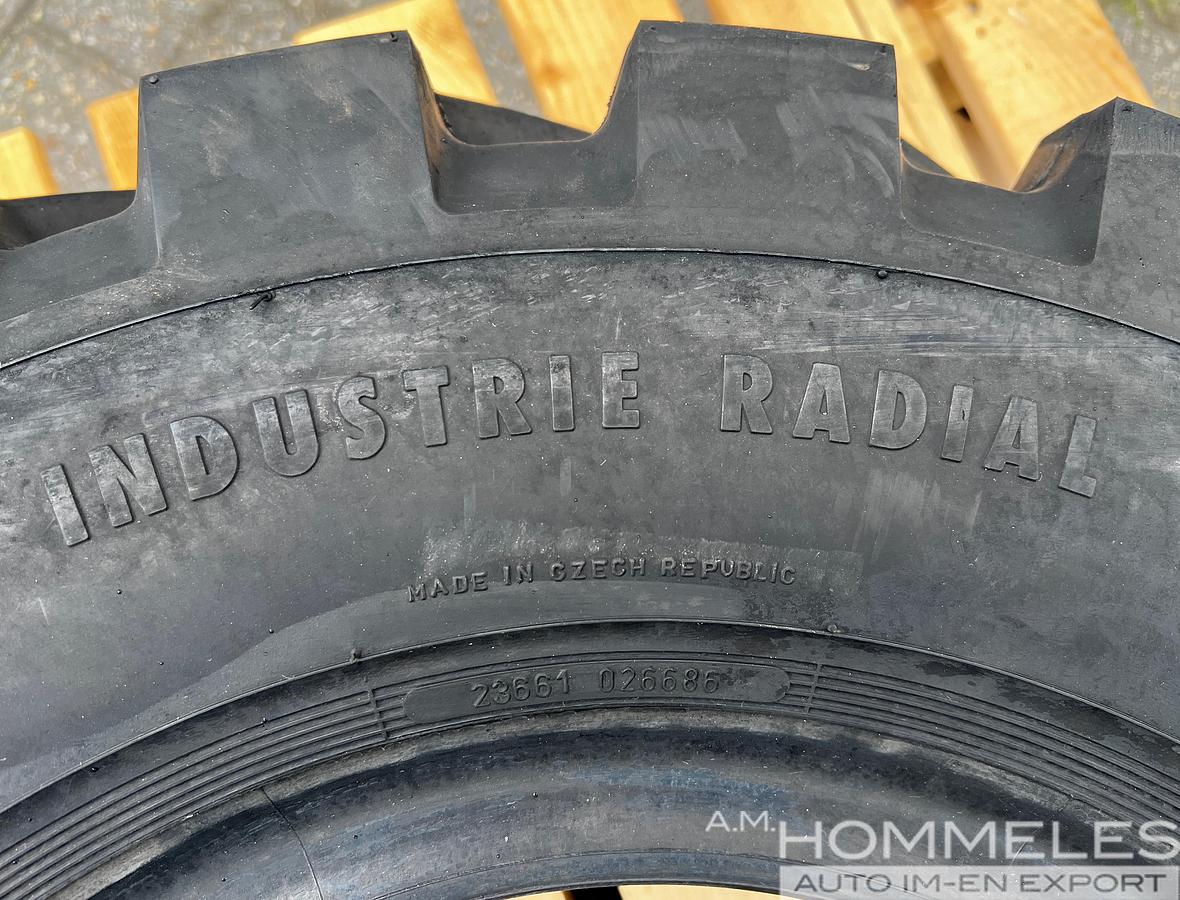 Continental 315/70R15 (300-15)  22PR