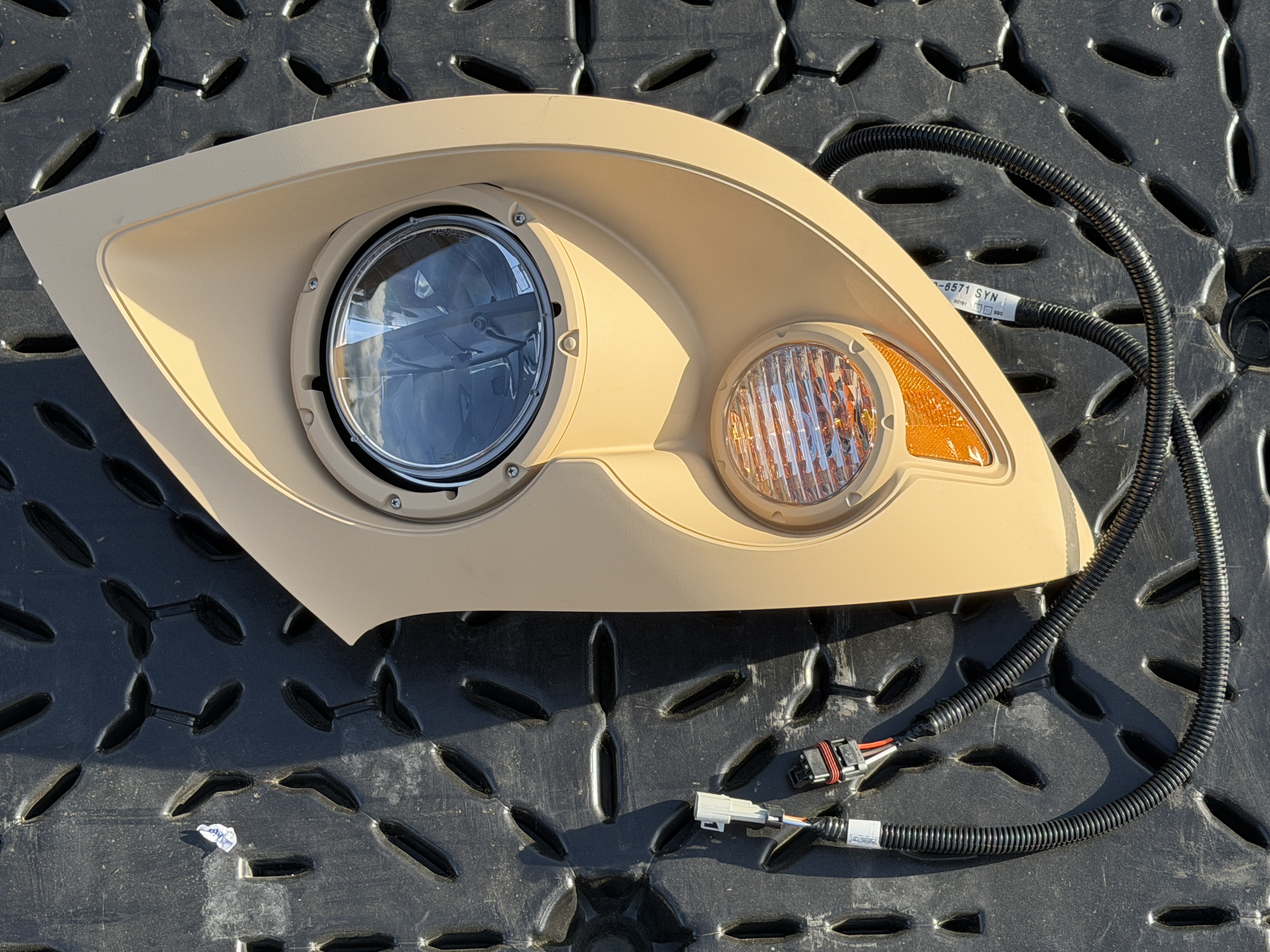Navistar Defense LLC Headlight P/N 3701155C93