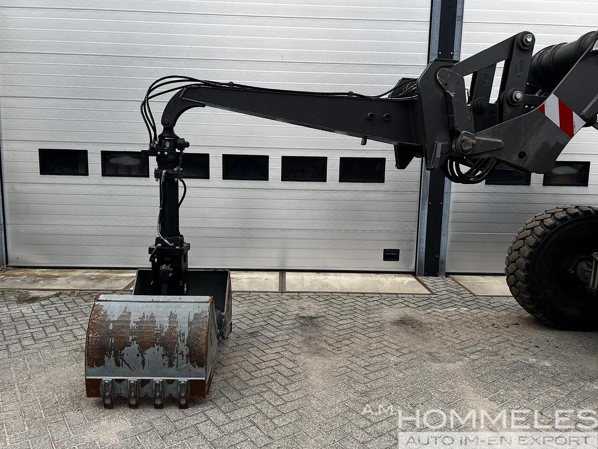 Used Kinshofer Clamshell Bucket 