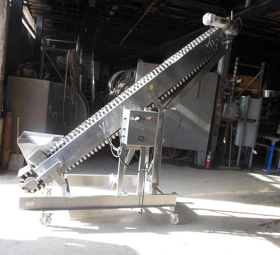 Used Conveyor, Belt, 10" X 10'8" Bucket, Incline, S/St, Portable #S742622